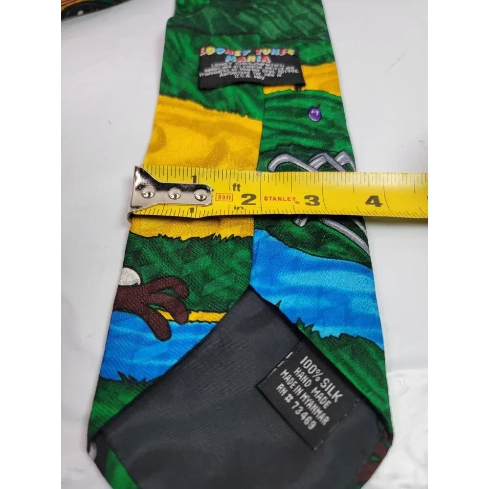 Vintage Looney Tunes Christmas Golf Silk Tie Taz Bugs Bunny Santa 1996 Holiday